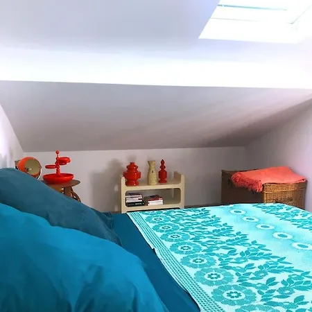 Vakantiehuis Duplex With Vintage Decor, Private Garden Terrace Hyères