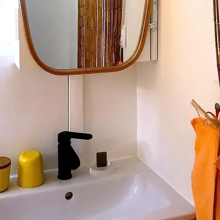 Duplex With Vintage Decor, Private Garden Terrace Vakantiehuis